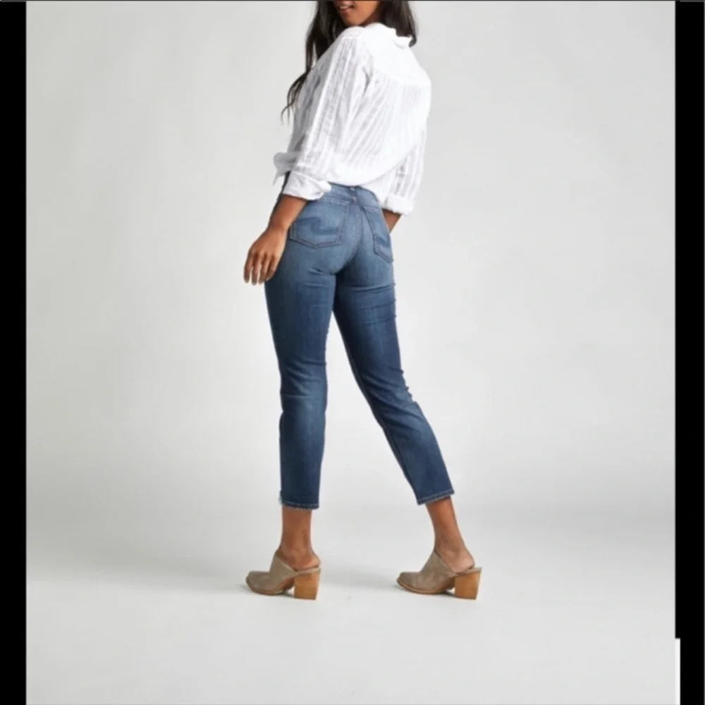 EUC Silver Jeans Calley Slim Crop High Waist